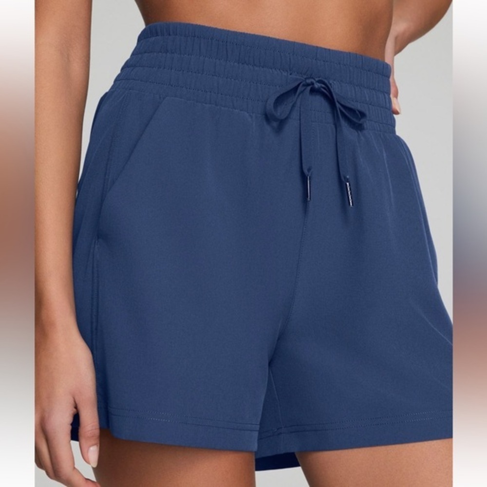 New Spanx On The Move Shorts Faded Indigo